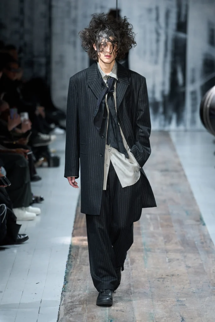 Yohji Yamamoto diseño abstracto