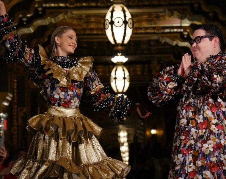 Carlos Pineda: Color y maximalismo que definen la moda mexicana