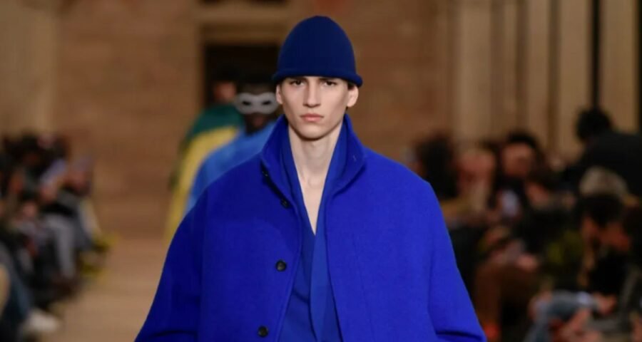 Issey Miyake Otoño-Invierno 2026: Minimalismo radical en París