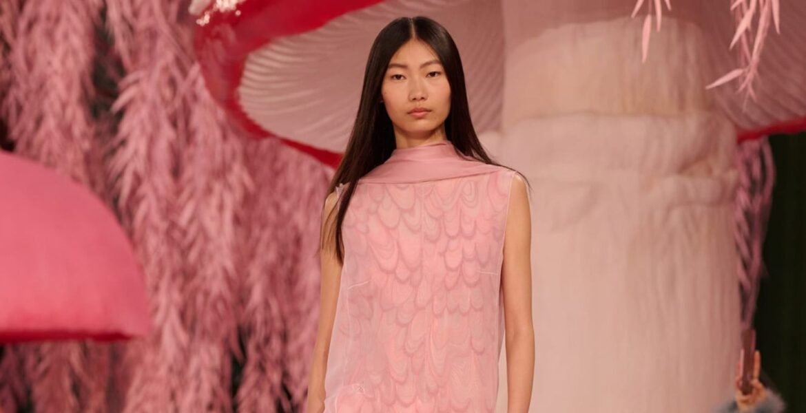 Alta costura de Chanel 2026: inspiración natural y sastrería etérea