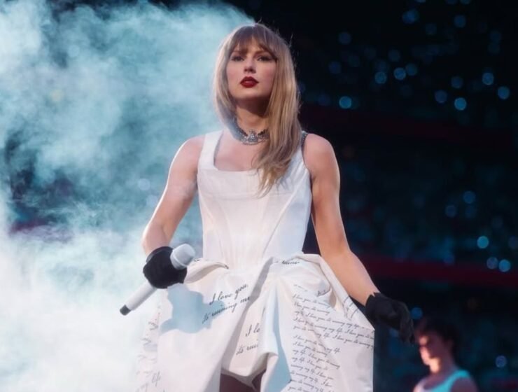 El labial rojo de Taylor Swift: descubre su lip combo tan deseado