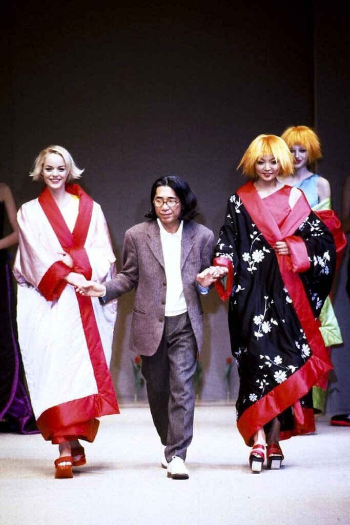 ¿Quién fue Kenzo Takada? El diseñador que revolucionó la moda con color y libertad