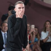 ¿Quién es Raf Simons? El diseñador que redefinió la moda