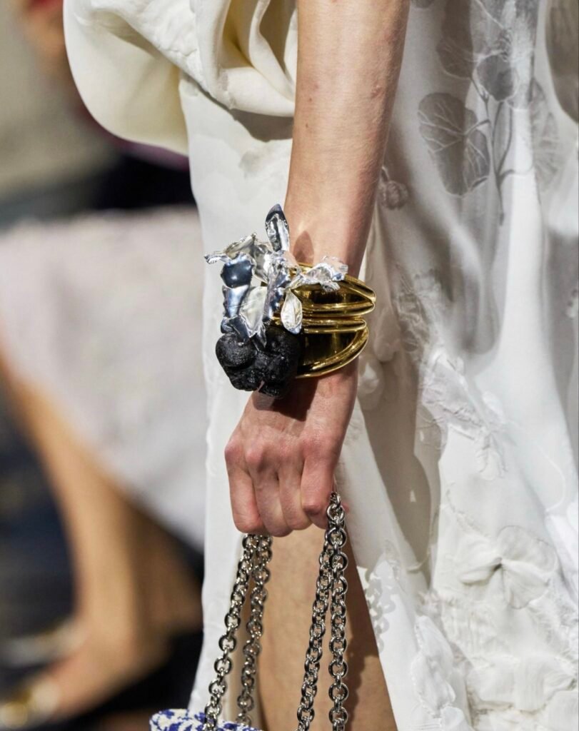 Jonathan Anderson: meteoritos reales a la joyería de Dior SS26