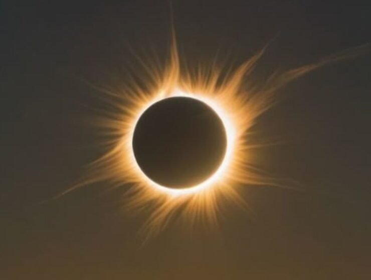 Eclipse solar en febrero 2026: cuándo y dónde verlo, y cómo es