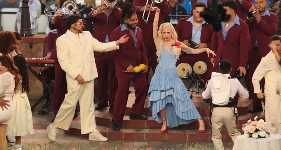 Los mejores looks del Halftime Show del Super Bowl 2026