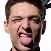 Peso Pluma se une a adidas y marca tendencia global