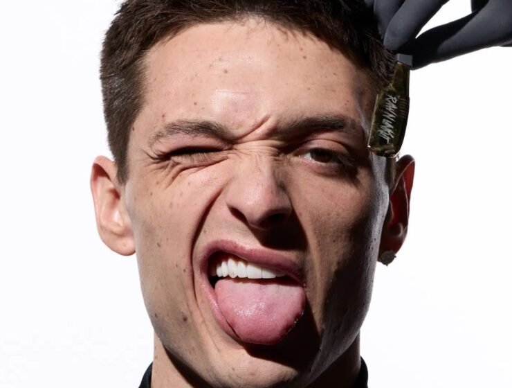 Peso Pluma se une a adidas y marca tendencia global