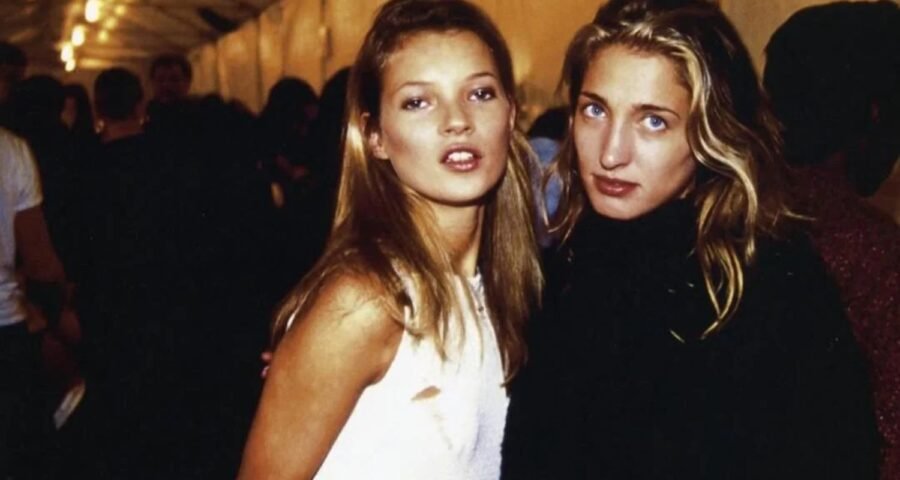 ¿Carolyn Bessette descubrió a Kate Moss? La historia real