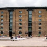 ¿Qué es Central Saint Martins? Historia de la escuela de diseño