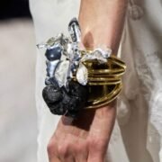 Jonathan Anderson: meteoritos reales a la joyería de Dior SS26