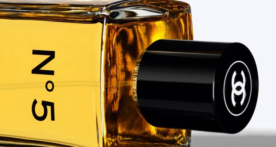 Margot Robbie y N°5 Eau de Toilette: Un clásico de Chanel Beauty