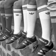 ¿Por qué los futbolistas del Mundial 2026 llevan las calcetas rotas?