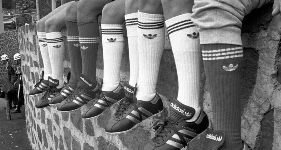¿Por qué los futbolistas del Mundial 2026 llevan las calcetas rotas?