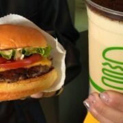Shake Shack llega a El Palacio de Hierro Polanco