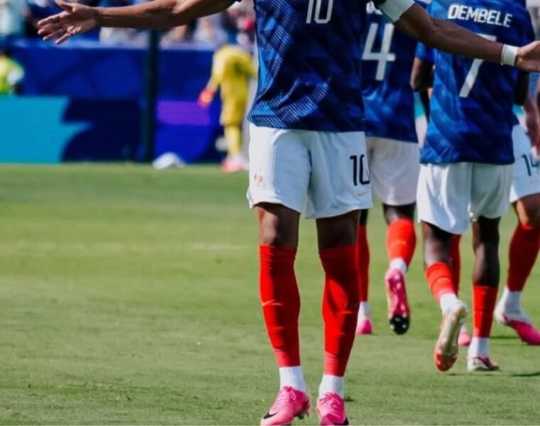 ¿Por qué todos los futbolistas llevan tenis rosas en el Mundial 2026?