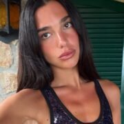 Los hoteles de la luna de miel de Dua Lipa y Callum Turner