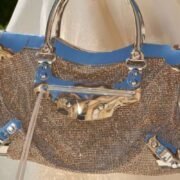 Historia del City Bag: origen, celebridades y regreso en la Haute Couture