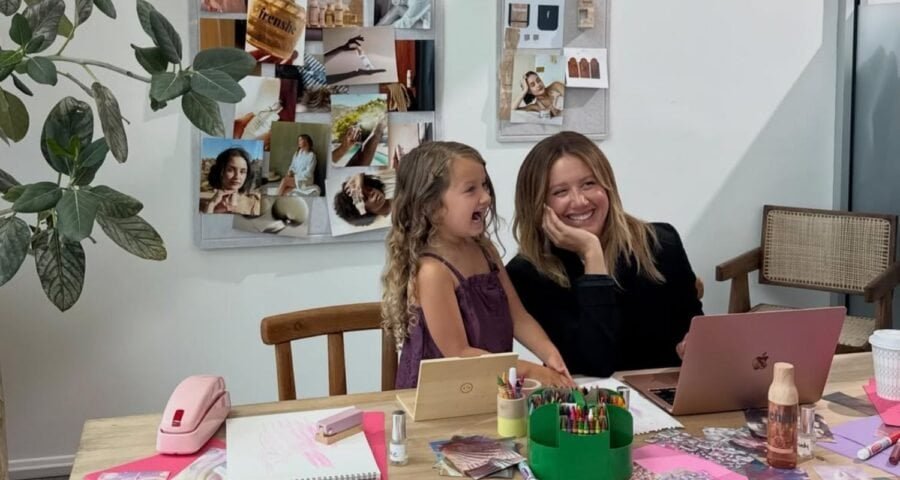 Ashley Tisdale anuncia Toxic Moms: reparto, trama y lo que sabemos