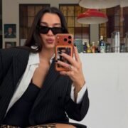 Cómo hacer un photo dump como Dua Lipa: la guía definitiva