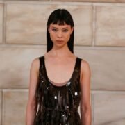 Desfile de Marc Jacobs SS27: Transparencias y nostalgia pop