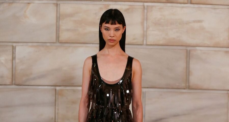 Desfile de Marc Jacobs SS27: Transparencias y nostalgia pop