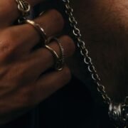 AMIRI X Spinelli Kilcollin: lanzan una colección de joyería para SS27