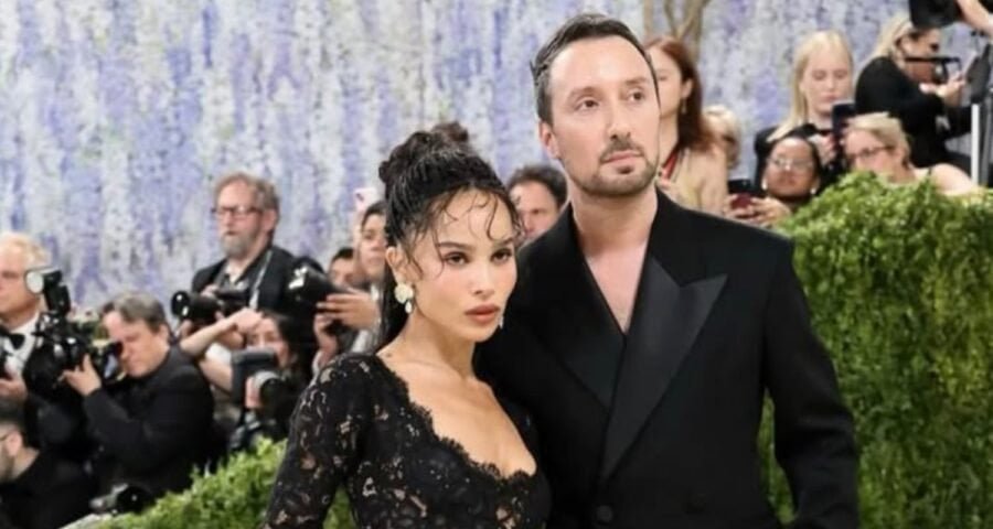 Anthony Vaccarello cumple 10 años en Saint Laurent