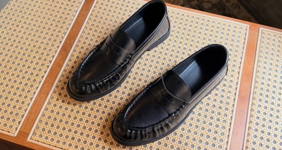 ¿Qué son los ruched loafers? Los mocasines que están redefiniendo el calzado