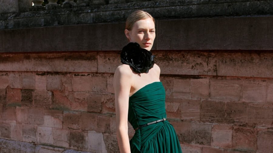 eliesaabworldaeliesaabworld