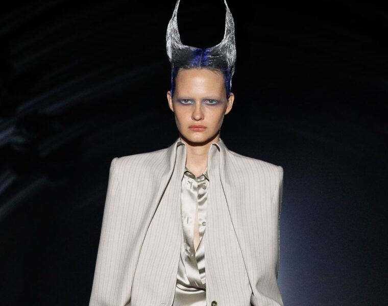 McQueen regresa a Londres: highlights de su desfile en LFW SS27