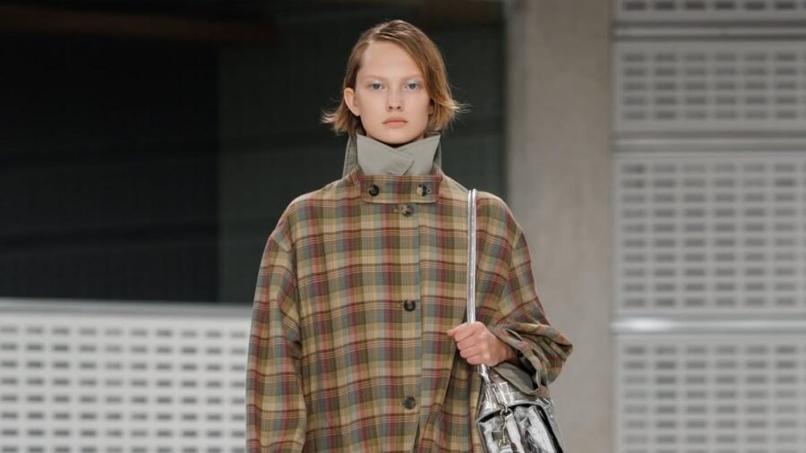Mulberry by Christopher Kane debuta en LFW SS27