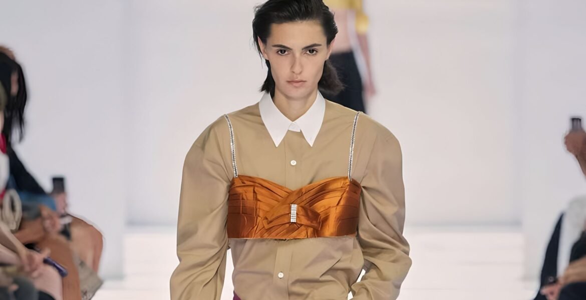 Prada presenta su colección SS27 en Milan Fashion Week
