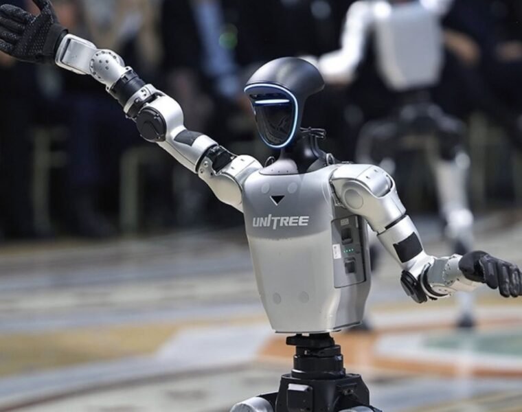 Así fue la aparición de los robots en Milan Fashion Week SS27