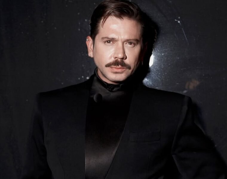 Alfredo Martínez: 17 años de moda, creatividad y una visión propia