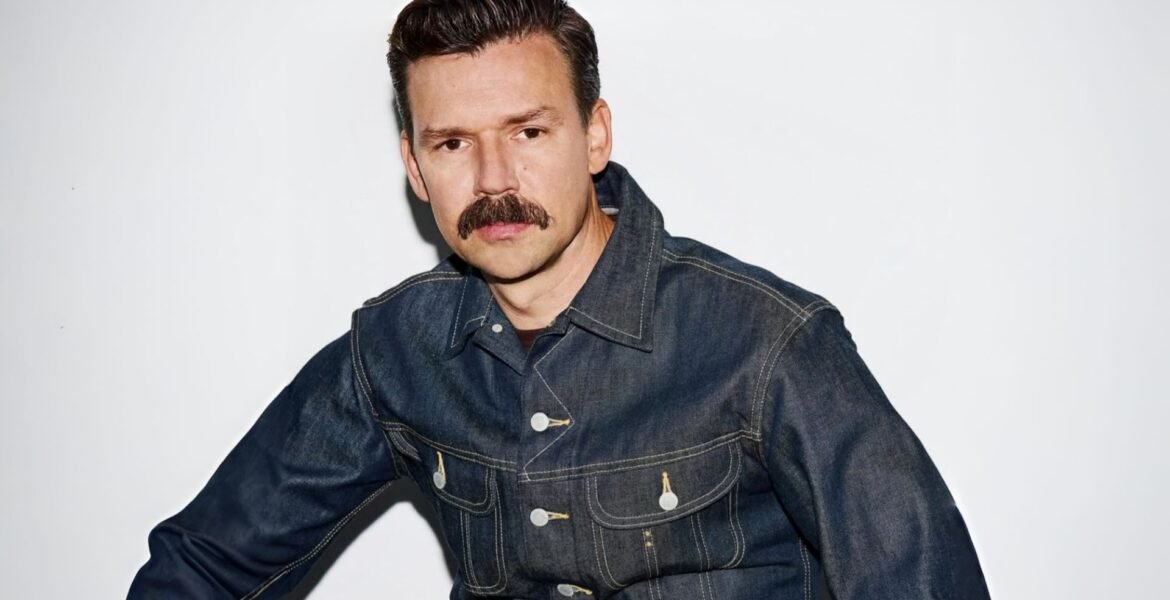 ¿Quién es Adam Selman? El director creativo de Victoria’s Secret